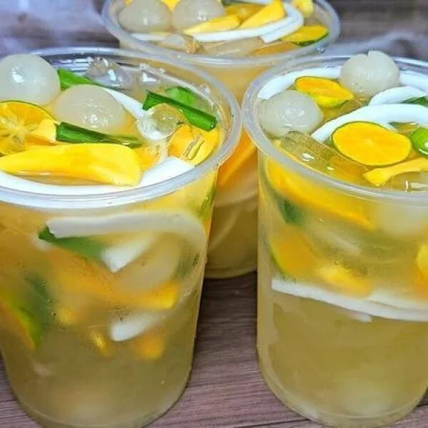 Hướng dẫn 3 cách làm dừa tắc giải nhiệt mùa hè oi ả